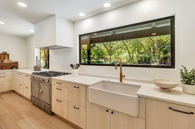 240 Willowbrook Drive, Portola Valley CA: https://media.crmls.org/mediaz/7def1331-1ae7-404a-bfb3-b9c4c739ea57.jpg