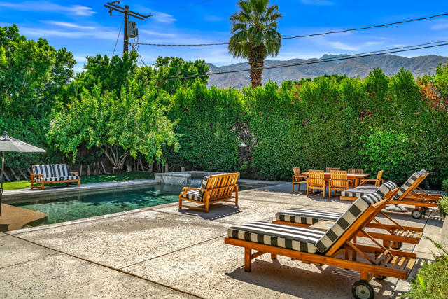 839 N Avenida Olivos, Palm Springs CA: https://media.crmls.org/mediaz/7def36d7-9edd-4792-83ef-797edc9d9064.jpg