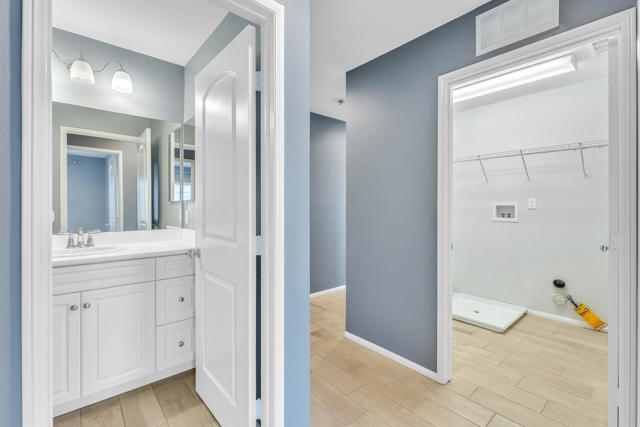 232 Paseo Gusto, Palm Desert CA: https://media.crmls.org/mediaz/7def7433-c872-485b-b52c-90d783bb70a8.jpg
