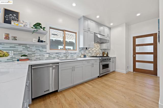 1026 Ventura Ave, Albany CA: https://media.crmls.org/mediaz/7defa8a2-c791-426c-8dff-e8f4119c5437.jpg