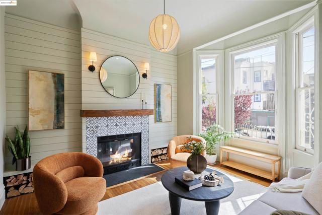 1402 15th St, San Francisco CA: https://media.crmls.org/mediaz/7defc85c-cd87-4cb4-a4f9-10f140680ae3.jpg