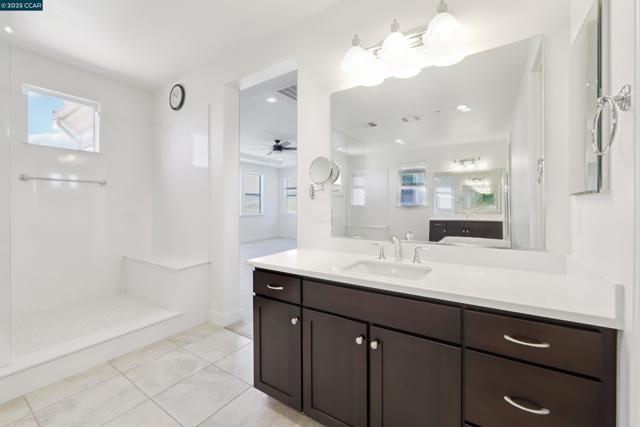 2909 Tulare Hills Dr, Dublin CA: https://media.crmls.org/mediaz/7df0147c-98f3-4c4c-bc89-0c34eda666e5.jpg