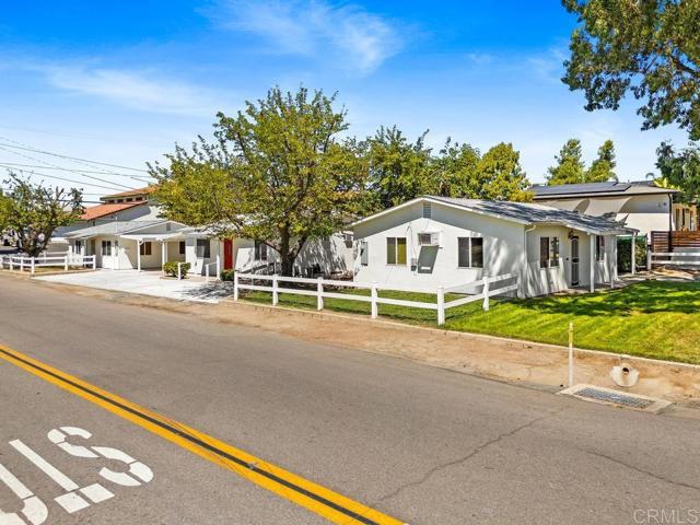 Detail Gallery Image 8 of 64 For 549 D St., Ramona,  CA 92065 - 6 Beds | 3 Baths