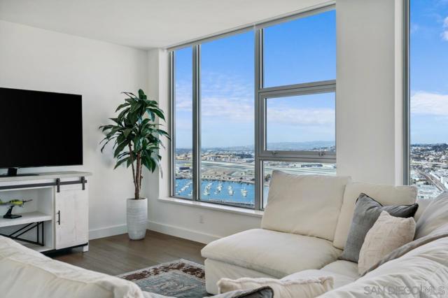 1388 Kettner Blvd, San Diego CA: https://media.crmls.org/mediaz/7df08369-6d9a-40f9-8cb7-04926a7425d4.jpg
