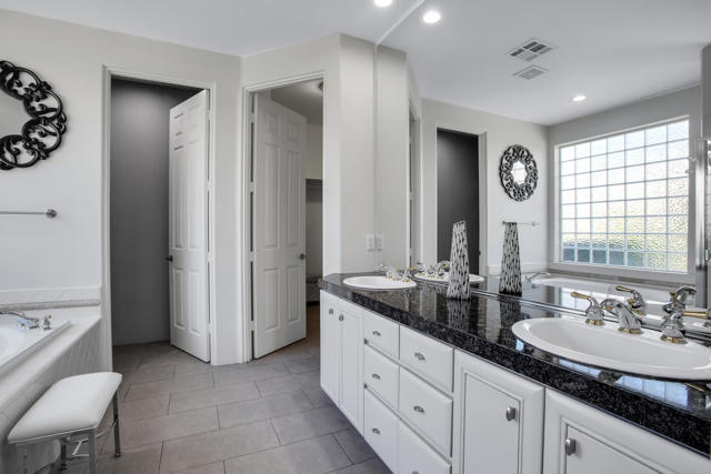 78858 Breckenridge Drive, La Quinta CA: https://media.crmls.org/mediaz/7df0c004-bb43-4378-a950-6e2599018645.jpg