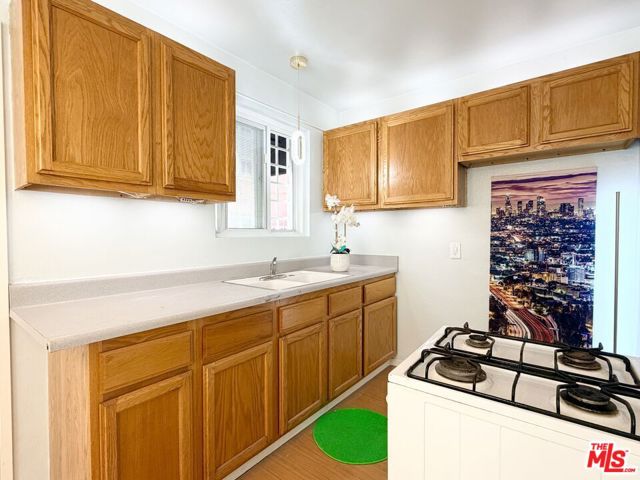 1053 South Oxford Avenue photo 8