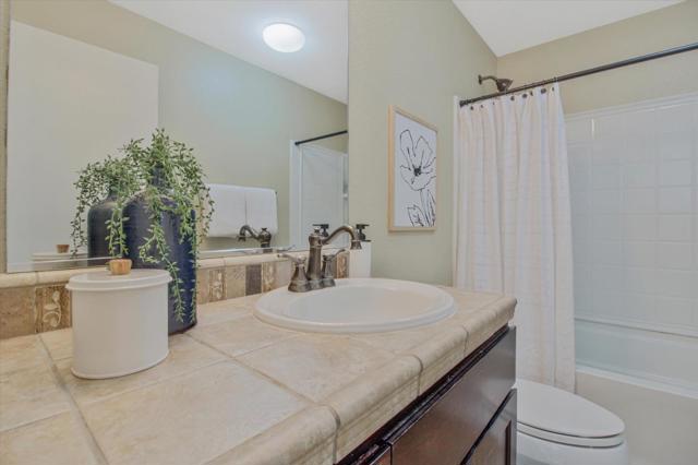 3927 Streamline Street, Sacramento CA: https://media.crmls.org/mediaz/7df18352-5520-4af3-888d-7819cfab1bea.jpg