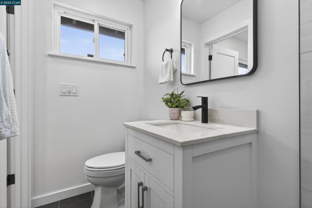 1264 Belfair Dr, Pinole CA: https://media.crmls.org/mediaz/7df1c618-2704-4737-ada5-14e9144a9ea7.jpg