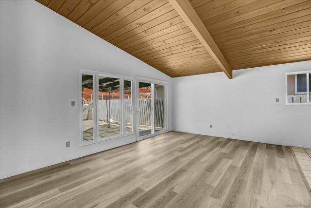 5556 Baja Drive, San Diego CA: https://media.crmls.org/mediaz/7df1e91a-88a9-4f5c-a05c-a60fea99e156.jpg