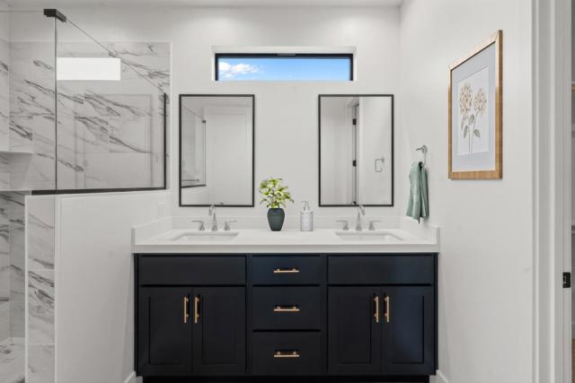 425 Maria Drive, Hollister CA: https://media.crmls.org/mediaz/7df23988-2e49-4926-9916-c7054cb2b832.jpg