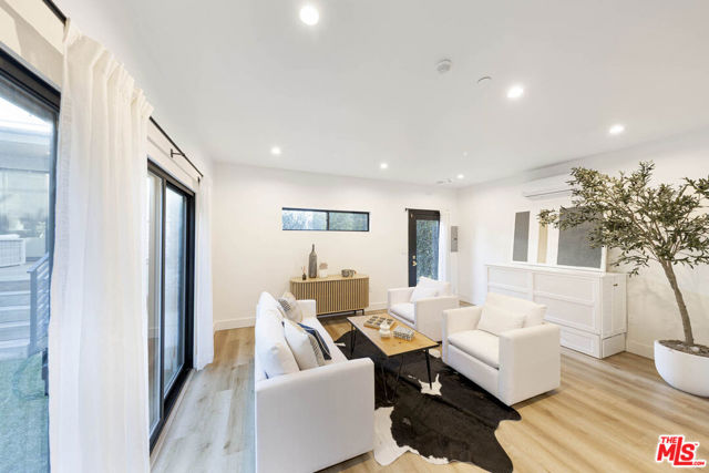 123 S Kilkea Drive, Los Angeles CA: https://media.crmls.org/mediaz/7df259fa-38b7-4488-8eb4-2d18e2c07c9b.jpg