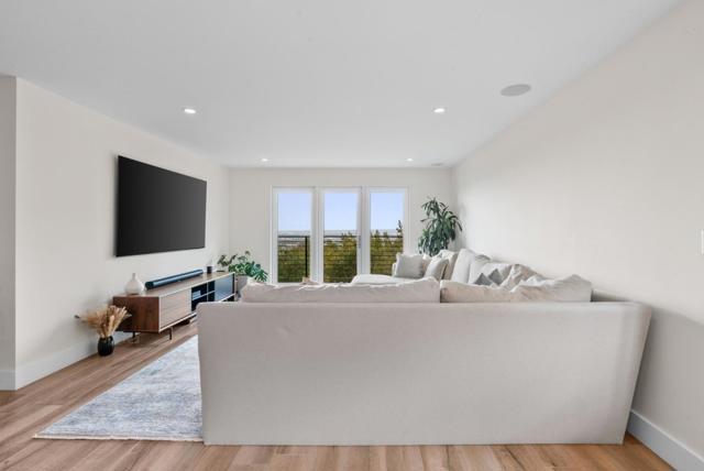 17808 Tourney Road, Los Gatos CA: https://media.crmls.org/mediaz/7df27242-5415-476a-9e7e-3f248fd0d06b.jpg