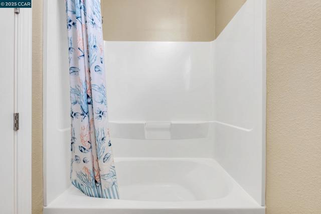 1037 Gridley Dr, Pittsburg CA: https://media.crmls.org/mediaz/7df28db9-78f7-4dc9-8782-9b01bcc2ac1e.jpg