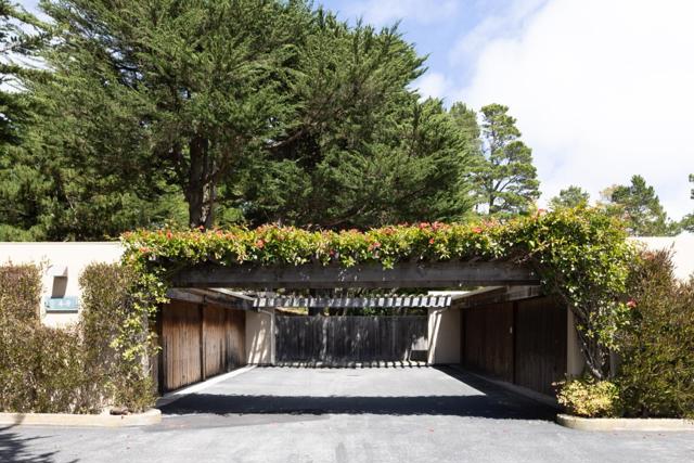 24520 Outlook Drive, Carmel CA: https://media.crmls.org/mediaz/7df32841-3e23-4b5c-bd64-a3c6df6febfc.jpg