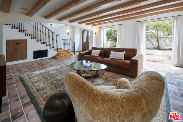 791 Nyes Place, Laguna Beach CA: https://media.crmls.org/mediaz/7df35c6b-46da-4fcb-96ae-f0e16777f286.jpg