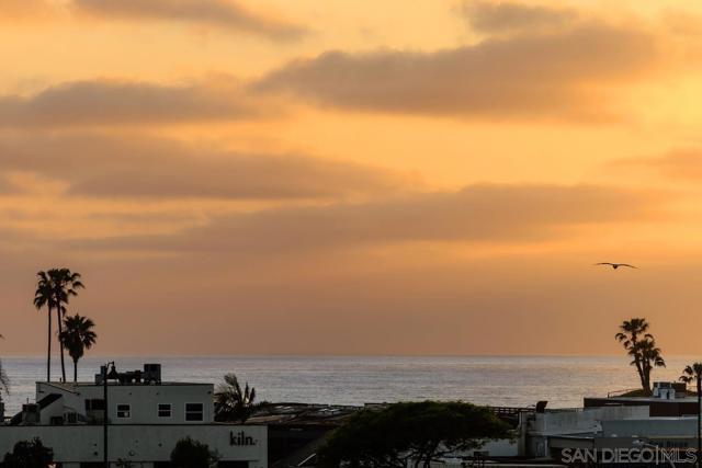 147 S Rios, Solana Beach CA: https://media.crmls.org/mediaz/7df4984e-c199-4325-85b9-d3d06f59f11c.jpg