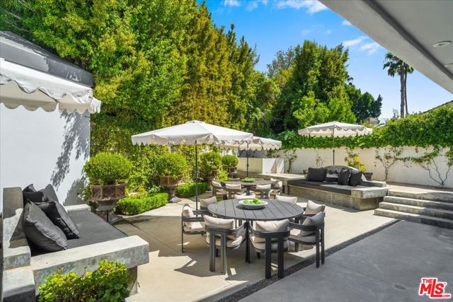 1100 Pine Drive, Beverly Hills CA: https://media.crmls.org/mediaz/7df4a17b-fdde-43cc-822e-bb9b9c5a7751.jpg