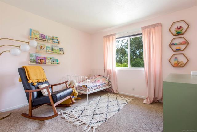 28628 Mountain Meadow Rd, Escondido CA: https://media.crmls.org/mediaz/7df58d9b-b6bb-47c0-a238-25a61059e5ad.jpg