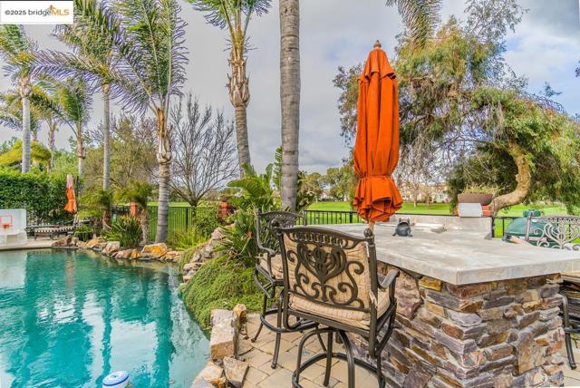 2438 Pinehurst Ct, Discovery Bay CA: https://media.crmls.org/mediaz/7df5f242-50f6-4b30-94bd-b3e957fcb593.jpg