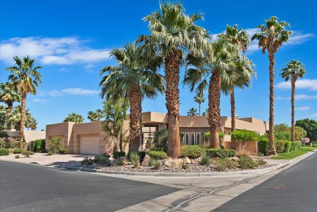55830 Cherry Hills Drive, La Quinta CA: https://media.crmls.org/mediaz/7df5f580-44e0-4743-a8fd-432255af0a1d.jpg