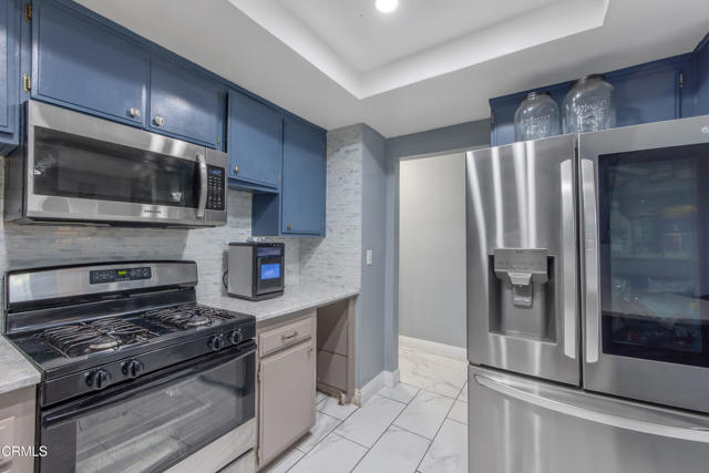 Detail Gallery Image 12 of 30 For 502 Holly Ave, Oxnard,  CA 93036 - 4 Beds | 2 Baths