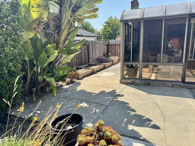 4955 Swindon Pl, Newark CA: https://media.crmls.org/mediaz/7df6a495-0b77-4d55-ba0a-c1c0870ac7d8.jpg