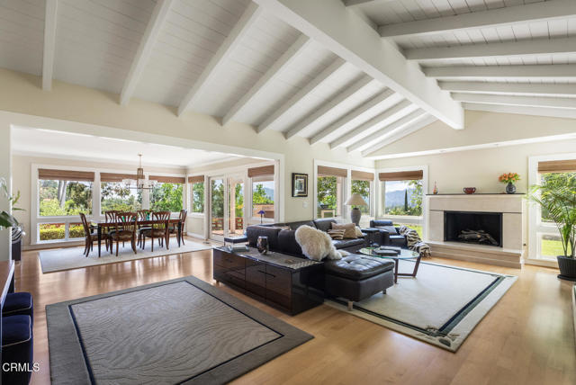 5109 Redwillow Lane, La Canada Flintridge CA: https://media.crmls.org/mediaz/7df74087-a8da-4cd2-89af-756633c58302.jpg