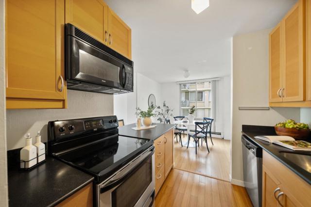 300 Davey Glen Road, Belmont CA: https://media.crmls.org/mediaz/7df8a2a4-f586-4b36-9e8e-52663f3d10b0.jpg