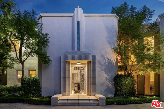 1456 Blue Jay Way, Los Angeles CA: https://media.crmls.org/mediaz/7df8bf39-b190-4dac-8295-c610ce1e84e8.jpg