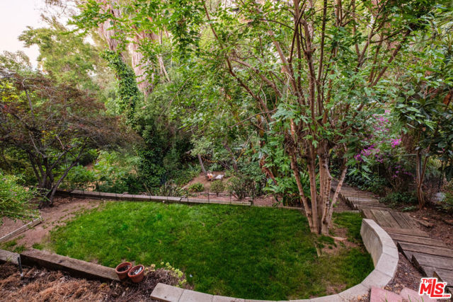 980 Oneonta Drive, Los Angeles CA: https://media.crmls.org/mediaz/7dfaa85a-5cde-4c6c-bc25-b5d54be8c3bf.jpg