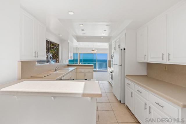 605 Palos Verdes Dr W, Palos Verdes Estates, California 90274, 4 Bedrooms Bedrooms, ,2 BathroomsBathrooms,Residential,Sold,Palos Verdes Dr W,220015650SD