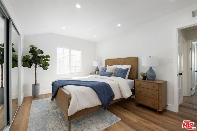 7045 Varna Avenue, North Hollywood CA: https://media.crmls.org/mediaz/7dfb6d11-f404-4649-bfbc-ec70d441f625.jpg