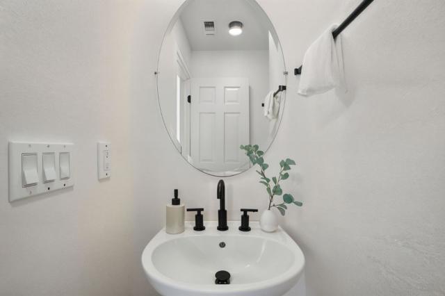 1145 Arabelle Way, San Jose CA: https://media.crmls.org/mediaz/7dfba766-00b8-4d27-832e-ff839f9dc54b.jpg