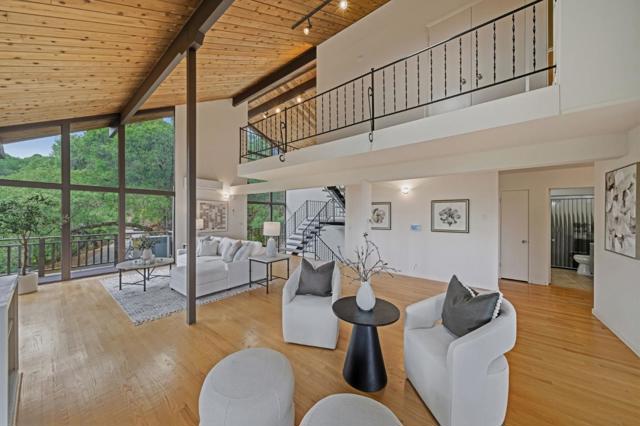 435 Golden Oak Drive, Portola Valley CA: https://media.crmls.org/mediaz/7dfd96ba-5998-42cf-8f43-e979b936f651.jpg