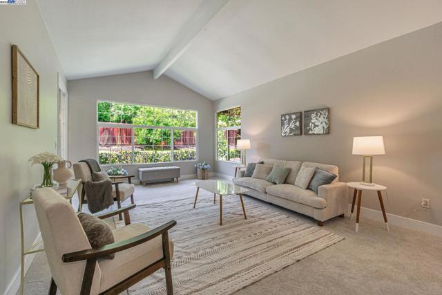 36 Barcelona Ct, Danville CA: https://media.crmls.org/mediaz/7dfdd637-8d2a-4052-8ae2-b960e04588cc.jpg