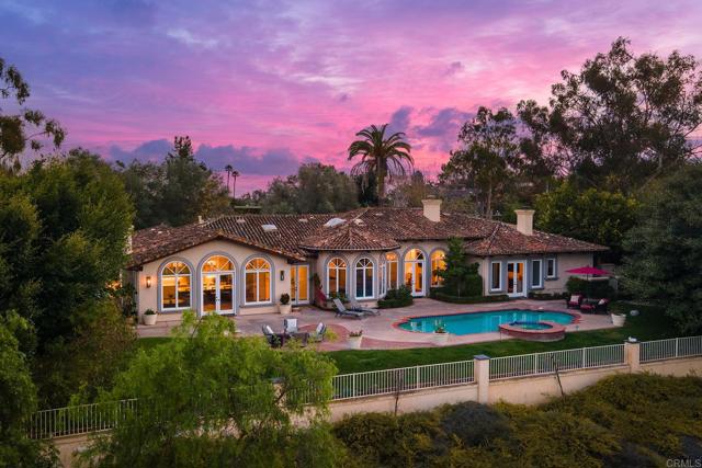 8374 St Andrews Rd, Rancho Santa Fe CA: https://media.crmls.org/mediaz/7dfdd997-fce8-4f0e-bdd1-d444a60e2bef.jpg