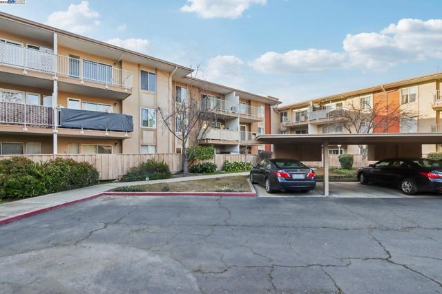 Image 20 of 25 For 38455 Bronson St  128