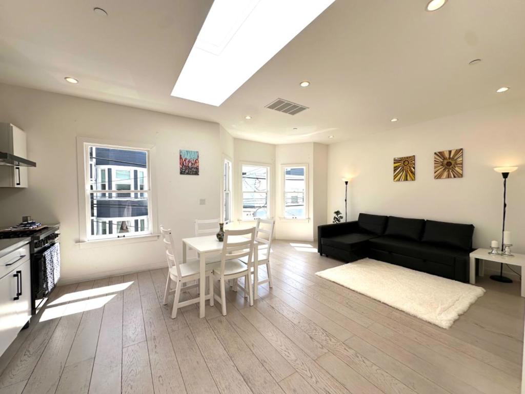 1370 Natoma