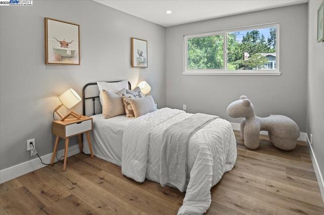 5277 Winifred Dr, Castro Valley CA: https://media.crmls.org/mediaz/7e001025-60f8-4a75-bfe0-82e99e0bb411.jpg