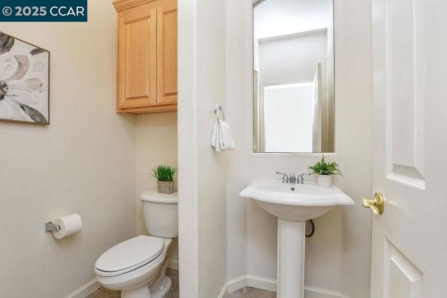 2460 Covelite Way, Antioch CA: https://media.crmls.org/mediaz/7e00f363-c25c-4981-9d7c-53206839f115.jpg