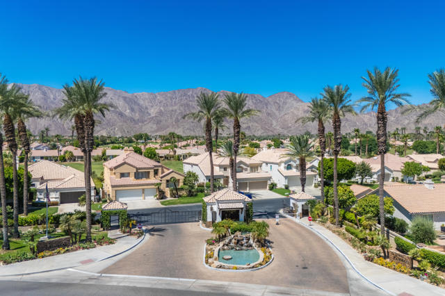 78858 Breckenridge Drive, La Quinta CA: https://media.crmls.org/mediaz/7e010eb9-d0b4-42b0-a488-790713ac34bf.jpg