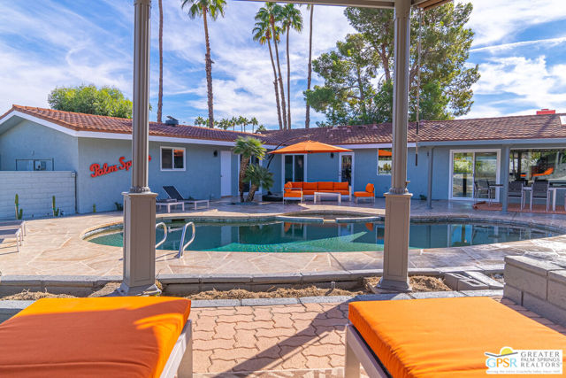 988 E Paseo El Mirador, Palm Springs CA: https://media.crmls.org/mediaz/7e01a514-6c26-4818-bf5b-b94f630a32f2.jpg