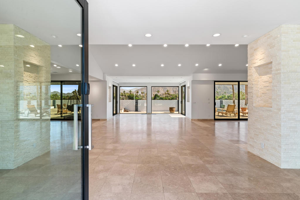 7e01b076 72bd 4b91 891f 0cadfa655372