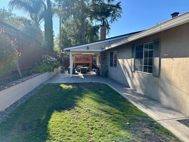 135 Green Hill Way, Los Gatos CA: https://media.crmls.org/mediaz/7e01cf38-2233-43b2-beeb-3603187cac1c.jpg