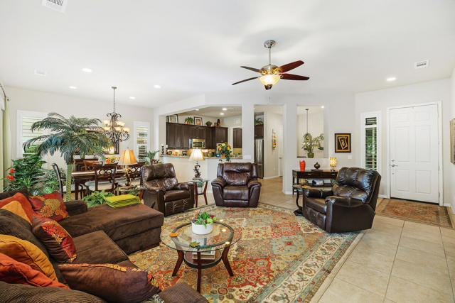 81390 Corte Trigo, Indio CA: https://media.crmls.org/mediaz/7e01d5c1-04e2-4496-bbb9-1f22b2e81995.jpg