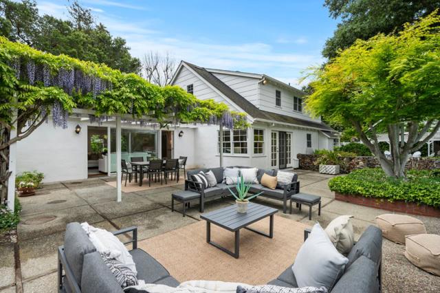 37 Lupin Lane, Atherton CA: https://media.crmls.org/mediaz/7e01fe4b-76e0-492f-8e7e-6ed5922b8aa3.jpg