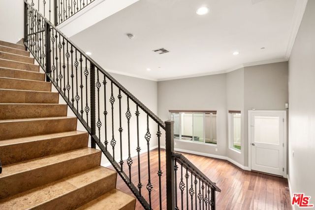 5241 Colodny Drive, Agoura Hills CA: https://media.crmls.org/mediaz/7e020633-2adc-424f-8d50-a3db2699604f.jpg
