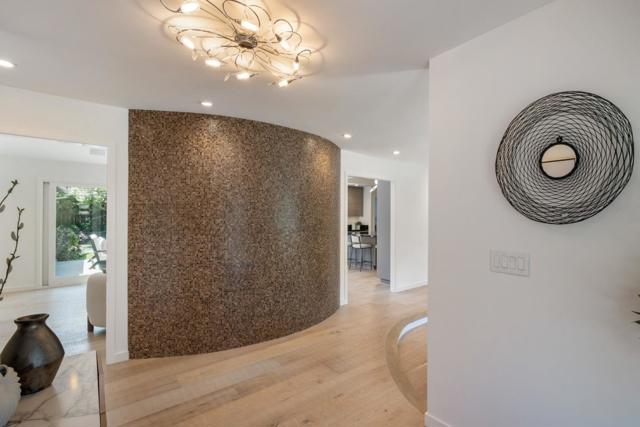 34 Carriage Court, Los Altos CA: https://media.crmls.org/mediaz/7e02353c-3c3d-40f8-a133-fdad85ea84eb.jpg