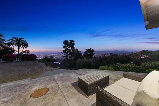 5030 Helix Ter, La Mesa CA: https://media.crmls.org/mediaz/7e025f36-6970-4348-a3fc-5abfd32ceb98.jpg