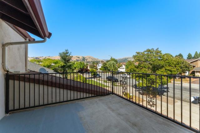 3195 Kawalker Lane, San Jose CA: https://media.crmls.org/mediaz/7e027cdb-8407-48d2-9cb3-ec46f7426b53.jpg
